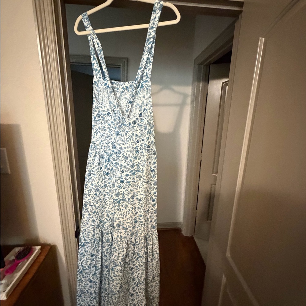 Floral Blue and White Women's Dress with tie back bow! M! LOFT Beach - Picture 7 of 9